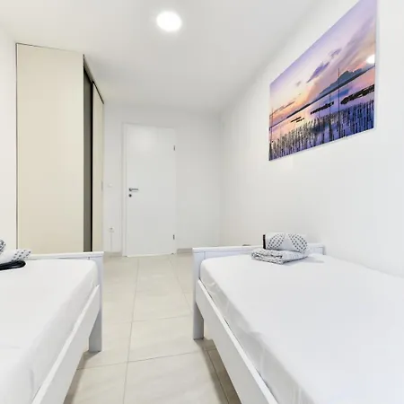 Villa Sunrise - 3 Bedroom & Pool * Vir