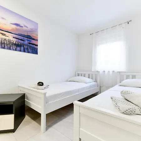 Villa Sunrise - 3 Bedroom & Pool Villa Vir