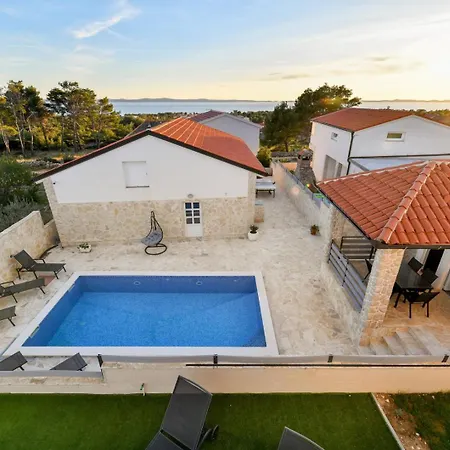 Villa Villa Sunrise - 3 Bedroom & Pool *