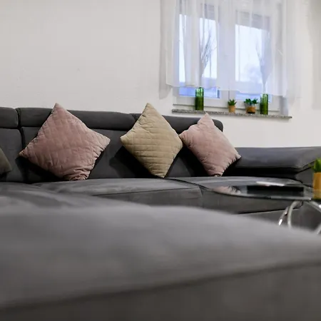 빌라 Villa Sunrise - 3 Bedroom & Pool 비르