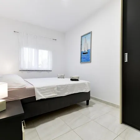 Villa Sunrise - 3 Bedroom & Pool Villa